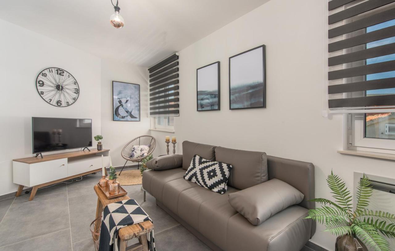 Apart Residence Galant Rovinj Bagian luar foto