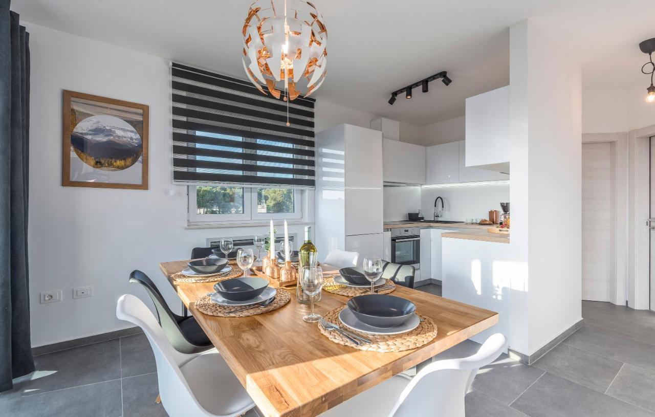 Apart Residence Galant Rovinj Bagian luar foto